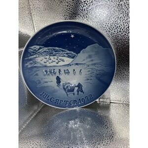 "CHRISTMAS IN GREENLAND" 1972 BING & GRONDAHL COPENHAGEN COLLECTOR PLATE‎